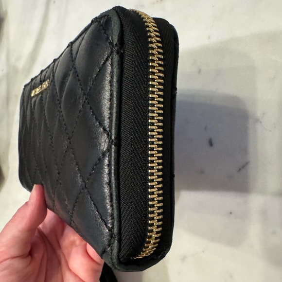 Michael Kors Quilted Black Leather Zip-around Long Wallet Wristlet - Picture 10 of 12